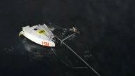 "Toutes les nuits, je revois cette image du cargo qui nous percute" : un mois après une collision entre un voilier et un porte-conteneurs, les interrogations du skipper