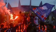 "C'était plus calme l'an dernier" : après le doublé du PSG en Ligue des champions, "des vélos en feu et des mortiers" aux abords du Parc des Princes