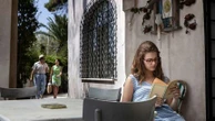 Ischia, l'île de l'émancipation dans "L'amie Prodigieuse"