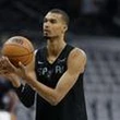 "C'est notre alien !" : à l'heure de la finale NBA, "Wemby" est encore plus populaire à San Antonio qu'en France