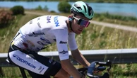 Tour Auvergne-Rhône-Alpes : Paul Seixas voit le classement général s'éloigner après une chute sur la 7e étape, l'Australien Luke Tuckwell sauve son maillot jaune