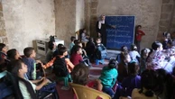 "Lutter contre l'analphabétisme et l'ignorance" : à Gaza, une école presque millénaire rouvre ses portes pour accueillir des enfants