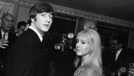 Une lettre de John Lennon à sa première épouse Cynthia Powell aux enchères à Londres