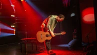 "D'habitude j'ai pour amis Bach, Vivaldi ou Scarlatti. Là, je suis parti de ma vie" : le guitariste Thibault Cauvin porte son dernier projet, "Alter Ego", sur la scène de l'Opéra Garnier