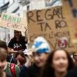 "Au moins, on a essayé" : des ronds-points du Pas-de-Calais aux cortèges bretons, plongée au cœur des manifestations du 10 septembre