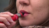 Cigarettes puffs : toujours en vente six mois après l'interdiction