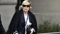 Affaire Karine Le Marchand : dans quels dossiers Mimi Marchand, soupçonnée d'avoir fait chanter l'animatrice TV, est-elle citée ?
