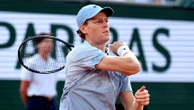 Roland-Garros 2026 : en maîtrise, Jannik Sinner réussit son entrée dans le tournoi en éliminant le Français Clément Tabur