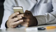 La Médiatrice de l'UE demande à la Commission européenne de conserver désormais les SMS envoyés par les chefs d'État et de gouvernement
