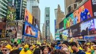 La Marseillaise entonnée à Times Square, défilé de maillots de foot... New York en mode Coupe du monde, avant France-Sénégal