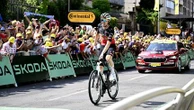 Tour de France 2025 : le panache du vainqueur Tim Wellens, Jonas Vingegaard et Julian Alaphilippe victimes d'une chute sans gravité... Le résumé de la 15e étape