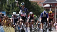 Tour Auvergne-Rhône-Alpes : l'Américain Quinn Simmons s'impose au sprint devant ses compagnons d'échappée sur la 4e étape, Alex Baudin reste en jaune