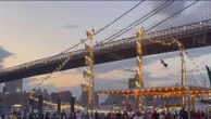 New York : un voilier dérive et percute le pont de Brooklyn