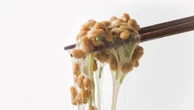 "J'ai trouvé ça un peu étrange au début" : qu'est-ce que le natto, ce plat "super gluant" japonais qui séduit de plus en plus ?