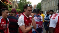 "On a tellement bien joué, mais le PSG est de loin la meilleure équipe au monde" : le fair-play des supporters d’Arsenal après la défaite en Ligue des champions