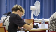 "Au fil de la journée, on est dans un état de léthargie" : comme les candidats, les examinateurs des oraux du bac font face à la canicule