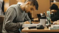De plus en plus de jeunes reprennent des études en début de vie active