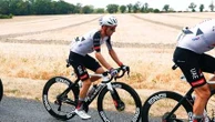 Tour de France 2026 : "Hier, il a vomi et avait très froid"... Avec la journée de souffrance d'Adam Yates, UAE-Emirates affaiblie avant d'entamer les Alpes