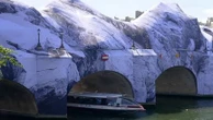 "Le Pont-Neuf a un nouveau visage" : les images de la métamorphose du plus vieux pont de Paris, transformé par l'artiste JR