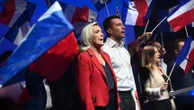 Les sympathisants du Rassemblement national partagés sur l'appel à la démission d'Emmanuel Macron, comme le demandent les insoumis