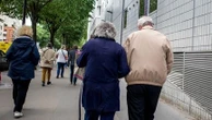 "Ça ne va pas être facile, mais je suis prête" : les retraités partagés après les annonces de François Bayrou pour les pensions de 2026
