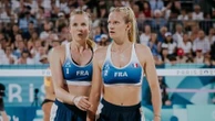 Beach-volley : "Nous ne jouerons pas nues !"... Alexia Richard et Lézana Placette font tomber leurs vêtements pour décrocher un équipementier
