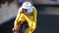 Tadej Pogacar arrache la victoire dans le contre-la-montre de la quatrième étape du Tour de Suisse, devançant d'un souffle Mathieu van der Poel