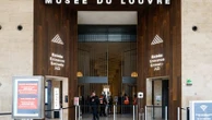 Cambriolage au Musée du Louvre : Stéphane Bern "horrifié" estime qu'il "faut revoir tout le système de sécurité"