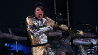 Une chaussette sale de Michael Jackson adjugée à 6 200 euros aux enchères à Nîmes