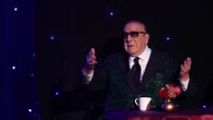 Clive Davis, le producteur qui avait découvert Whitney Houston, est mort à 94 ans