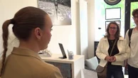 "On a eu accès à plus de visites" : ils font semblant d'être en couple pour décrocher un bail