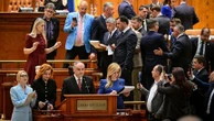 En Roumanie, "l'extrême droite est la grande gagnante" de la crise politique créée par le renversement du Premier ministre