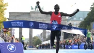 Athlétisme : le Kenyan Sabastian Sawe remporte le marathon de Berlin, sa compatriote Rosemary Wanjiru s'impose chez les femmes