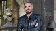 "Submergé par l'émotion", Olivier Minne fait ses adieux à "Fort Boyard" après 23 saisons en tant qu'animateur