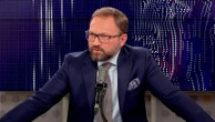 Vote de confiance : "La stratégie de Jean-Luc Mélenchon est de faire tomber tous les gouvernements les uns après les autres", critique le ministre Patrick Mignola