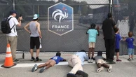 "On vient vérifier qu'ils sont bien là" : avant leur premier match de Coupe du monde, les Bleus attirent les curieux pour leur entraînement à Boston