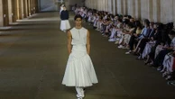 Fashion Week masculine printemps-été 2026 : Jacquemus a puisé dans ses racines paysannes, au château de Versailles