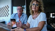 "Il dort sur un tapis de yoga, dans une cellule surpeuplée", témoigne la mère du français détenu en Malaisie depuis 18 mois