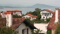 Résidences secondaires : le village basque de Bidart, qui compte plus de 30% de maisons secondaires, les interdit