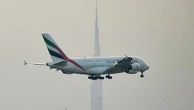 Airbus annonce que 16 avions A380 nécessitent des inspections, dont cinq immédiatement, après la découverte de fissures dans la structure des ailes d'un appareil