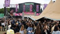 "Ça me fait marrer d'y aller pour dire mes horreurs" : le festival We Love Green accueille une scène humour 100% féminine pour parler d'un monde à +4°C