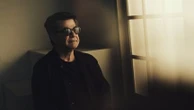 Jafar Panahi défie le régime iranien et résiste à la censure en réalisant des films mondialement reconnus