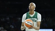 "Elle grandit sous nos yeux" : la prodige française Dominique Malonga, 19 ans, commence à se faire une place en WNBA