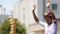 Giro 2025 : Richard Carapaz s'impose en solitaire sur la 11e étape, Isaac Del Toro reste leader
