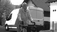 Une grand-mère allemande flashée à 42 km/h avec son déambulateur et son sac de courses