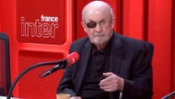 "Je suis de retour, je suis de nouveau le conteur que j’étais", confie l'écrivain Salman Rushdie, qui sort un nouveau livre, quatre ans après son agression