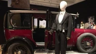 "Downton Abbey" : avant le dernier film, la saga britannique fait ses adieux au public et vend ses décors aux enchères à Londres