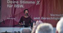 Bei Wagenknecht-Auftritt in Potsdam schimpft Gast: „Deutschland? Eine Lachnummer“