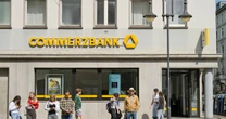 Commerzbank überrascht mit Gewinnsprung und setzt Zeichen gegen Unicredit-Übernahme