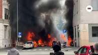 Esplosioni a catena per strada in via Pier Lombardo: fiamme e colonna di fumo nel cielo. L'incendio partito da un camion di bombole | Video